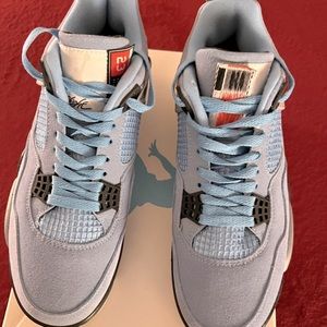 Hard to find Air Jordan Retro 4 North Carolina Blue Size 9.5